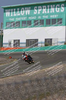 media/Apr-20-2025-AHRMA (Sun) [[393a79c373]]/Race/Group 4/Turn 4b/